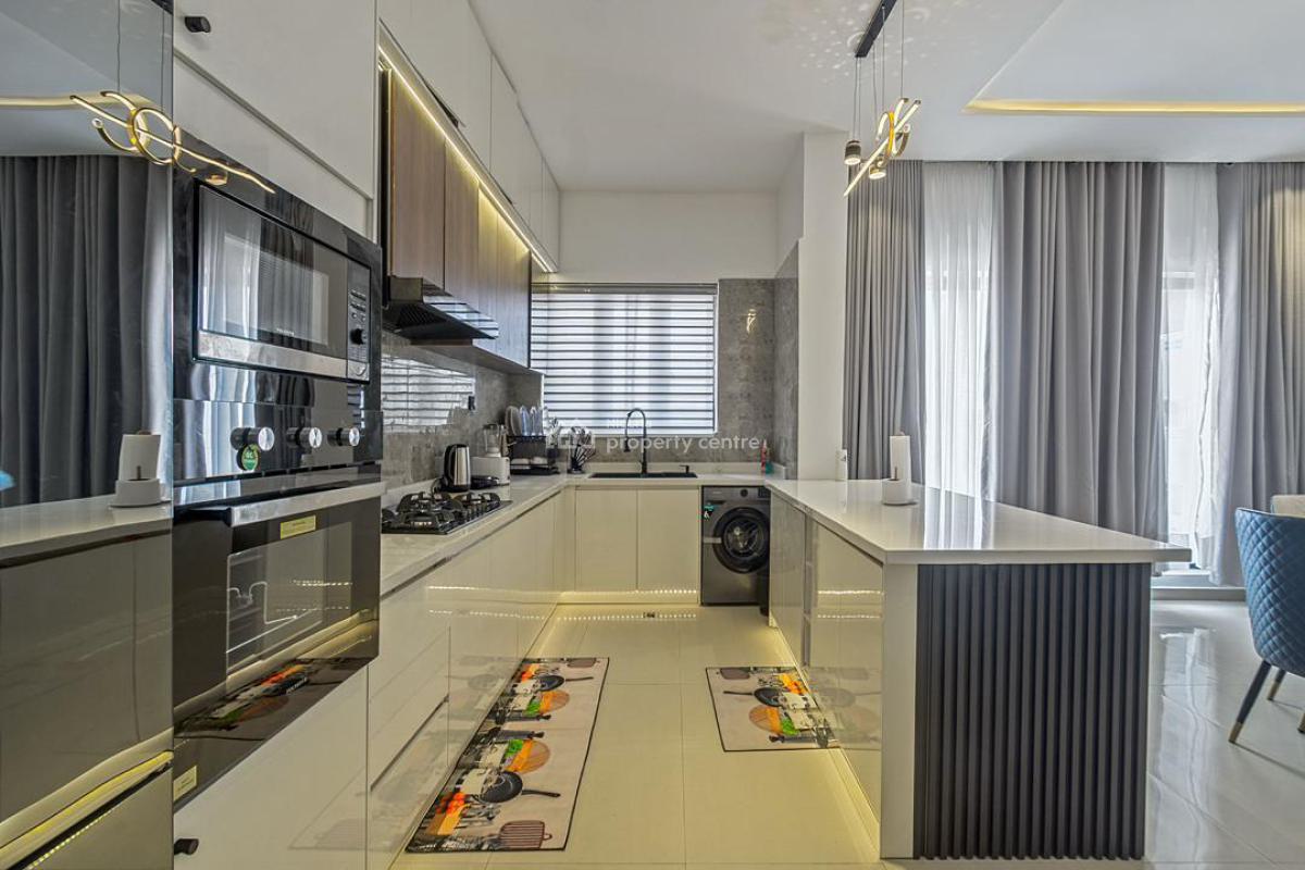 2-bedroom Apartment with Pool & Gym, Lekki Phase 1, Lekki, Lagos, Flat / Apartment Short Let