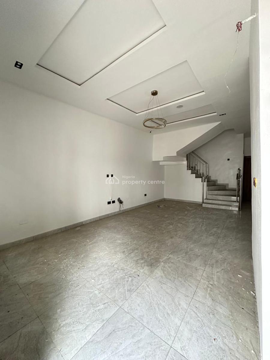 Well-built Spacious 4 Bedroom Semi-detached Duplex with Bq, Lekki Phase 2, Lekki, Lagos, Semi-detached Duplex for Sale