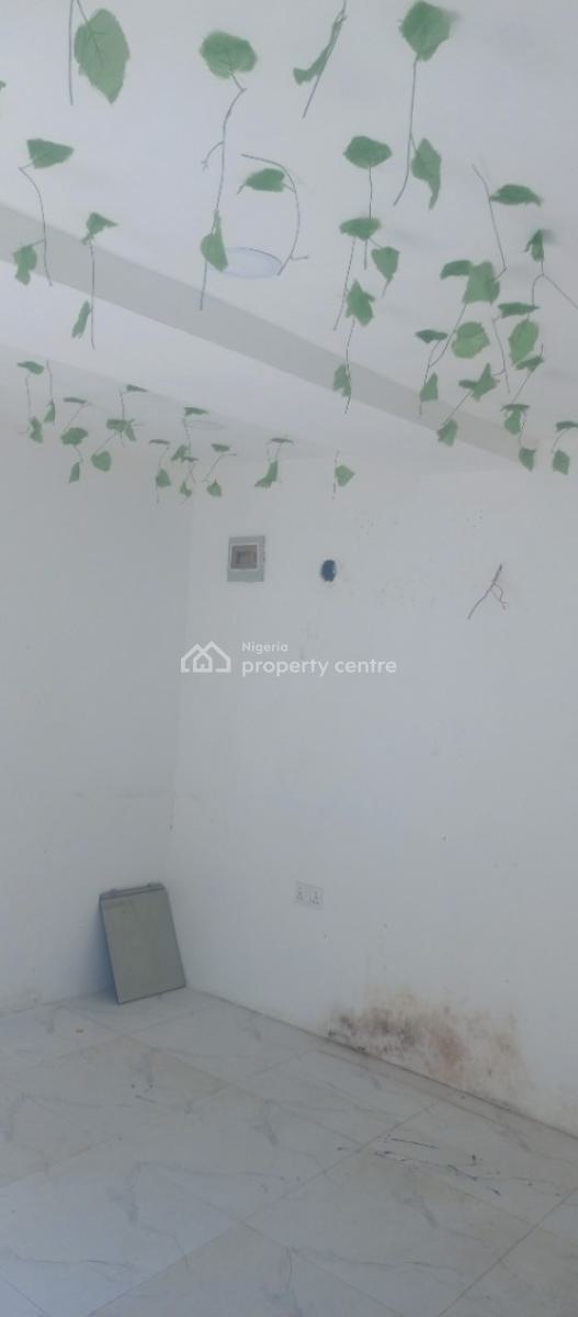 Sharp and Clean Shop in a Plaza By The Express, Abijo, Lekki, Lagos, Shop for Rent