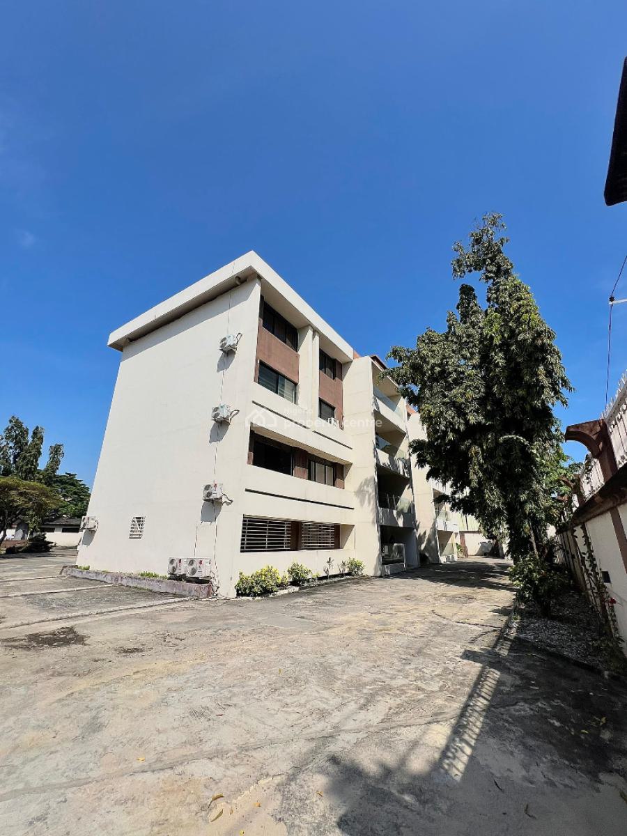 Luxurious and Spacious 3 Bedroom Apartment with Bq (slightly Negotiable), Victoria Island (vi), Lagos, Flat / Apartment for Rent