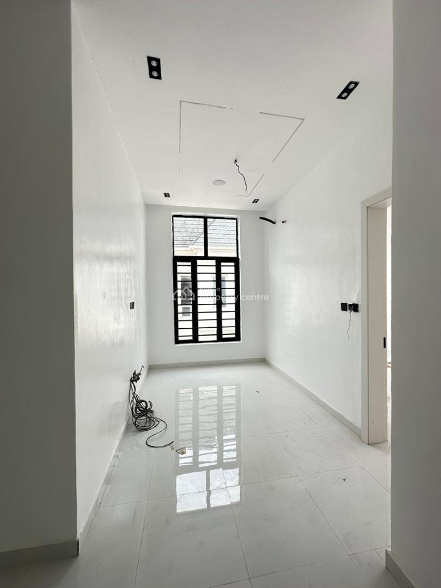 Exquisite Spacious 4 Bedroom Semi-detached Duplex, Less Than 7 Minutes From Ecuador Outdoor Bar, Orchid Road., Lekki Phase 2, Lekki, Lagos, Semi-detached Duplex for Sale