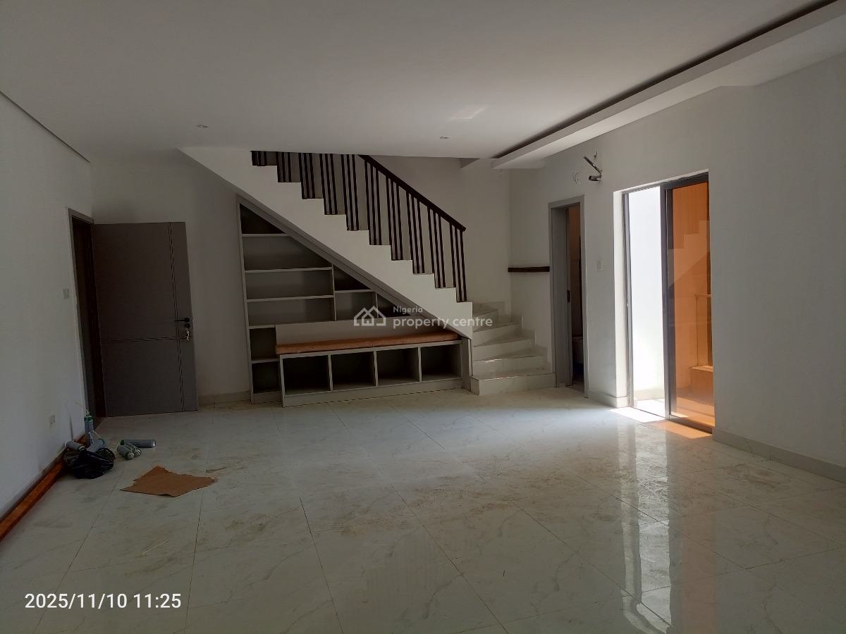 2 Bedroom Luxurious Maisonette, Freedom Way, Lekki Phase 1, Lekki, Lagos, Block of Flats for Sale