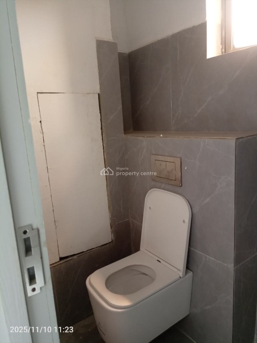 2 Bedroom Luxurious Maisonette, Freedom Way, Lekki Phase 1, Lekki, Lagos, Block of Flats for Sale