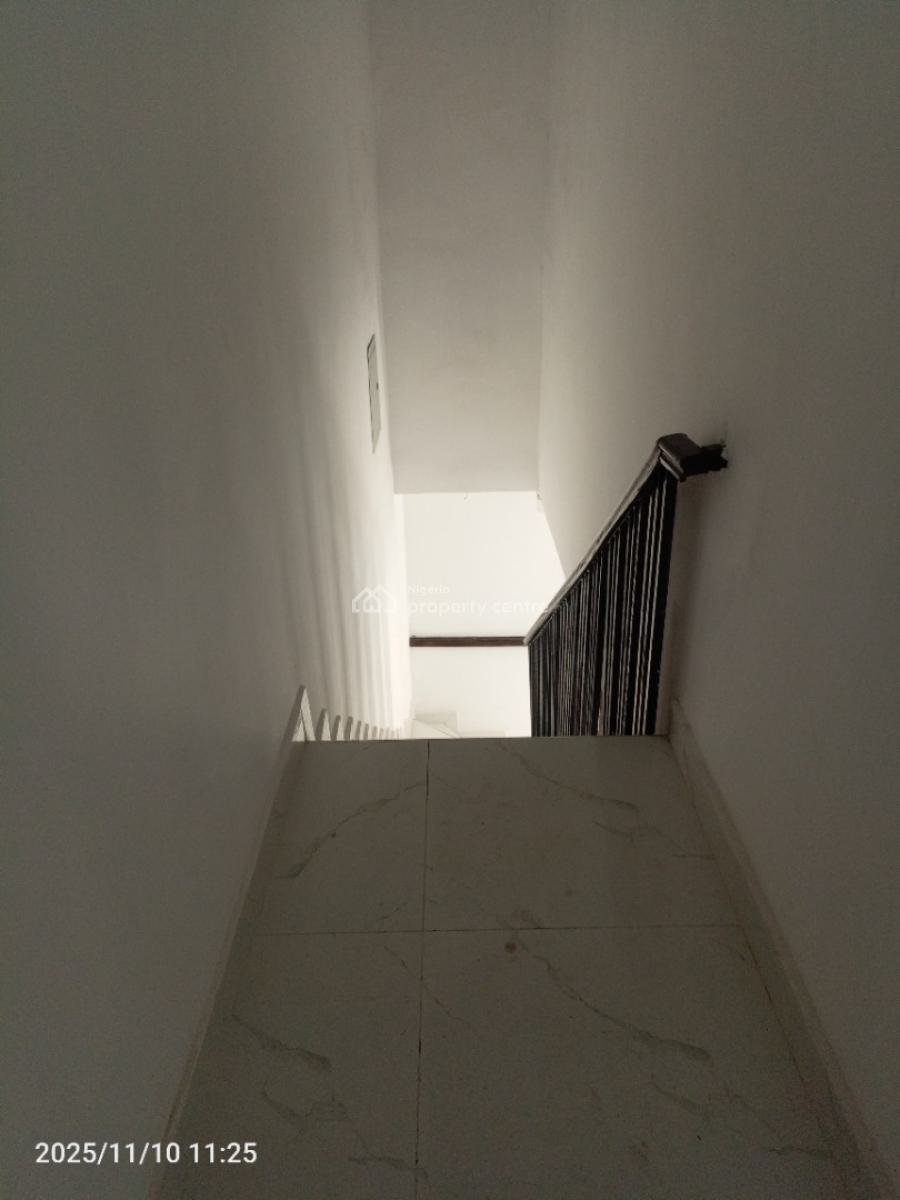2 Bedroom Luxurious Maisonette, Freedom Way, Lekki Phase 1, Lekki, Lagos, Block of Flats for Sale