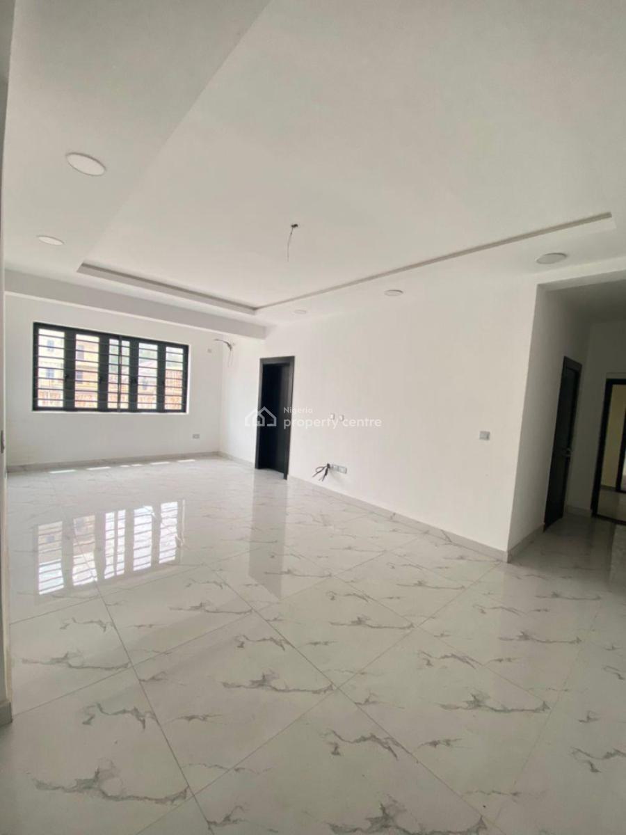 2 Bedroom Apartment with Bq Available, Lekki Phase 1, Lekki, Lagos, Flat / Apartment for Sale