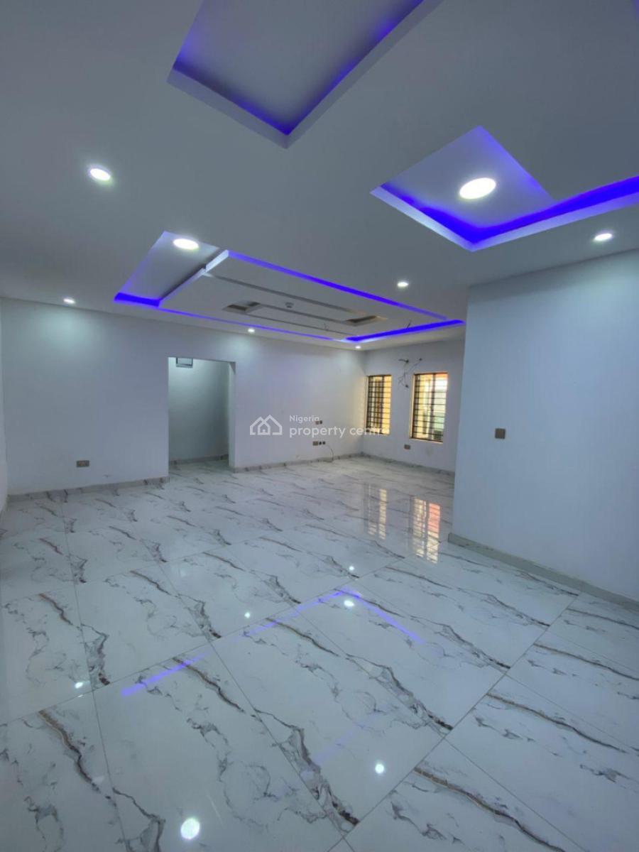 Spacious 2 Bedroom Apartment with Bq, Lekki Phase 1, Lekki, Lagos, Flat / Apartment for Sale