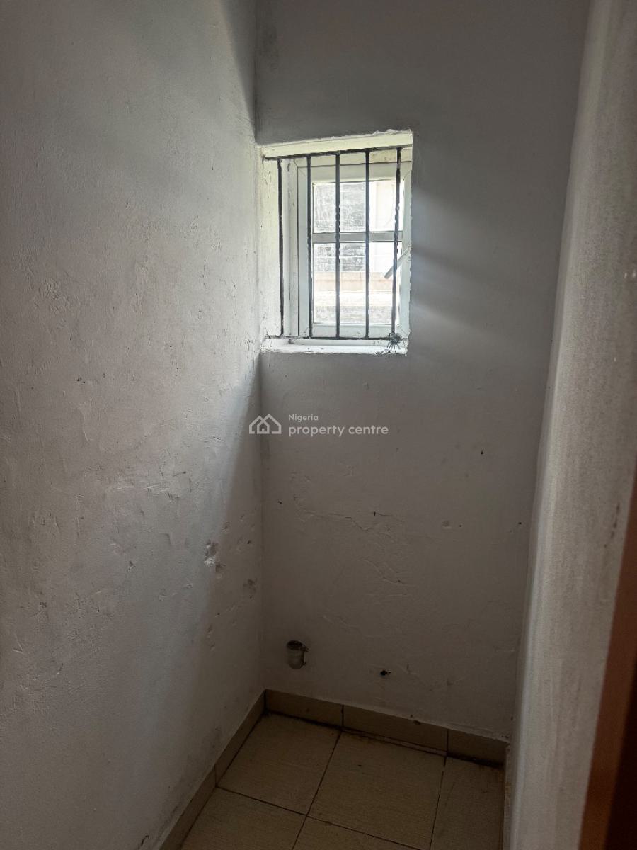 Well Maintained 3 Bedroom Apartment Downstairs, Ikota, Lekki, Lagos, Flat / Apartment for Rent