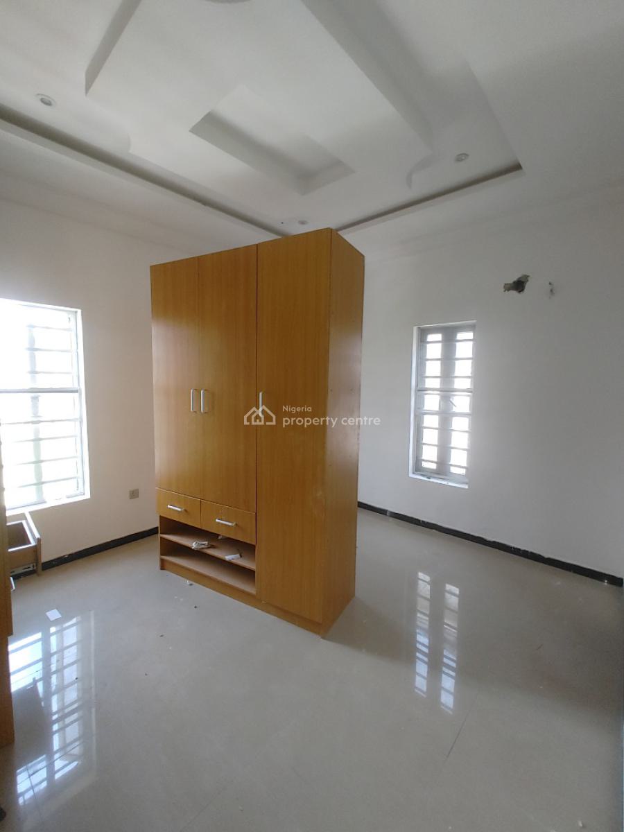 Clean Renovated Luxury 3 Bedroom Apartment, Behind Blenco, Olokonla, Ajah, Lagos, Flat / Apartment for Rent