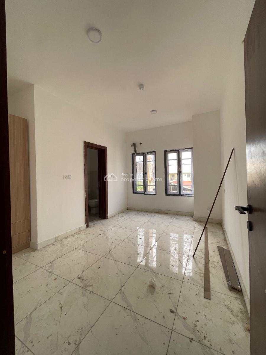 Cozy & Contemporary 3bedroom Living on Regent Avenue, Therra Annex Estate Off Lekki Epe Expressway, Sangotedo, Ajah, Lagos, Block of Flats for Sale