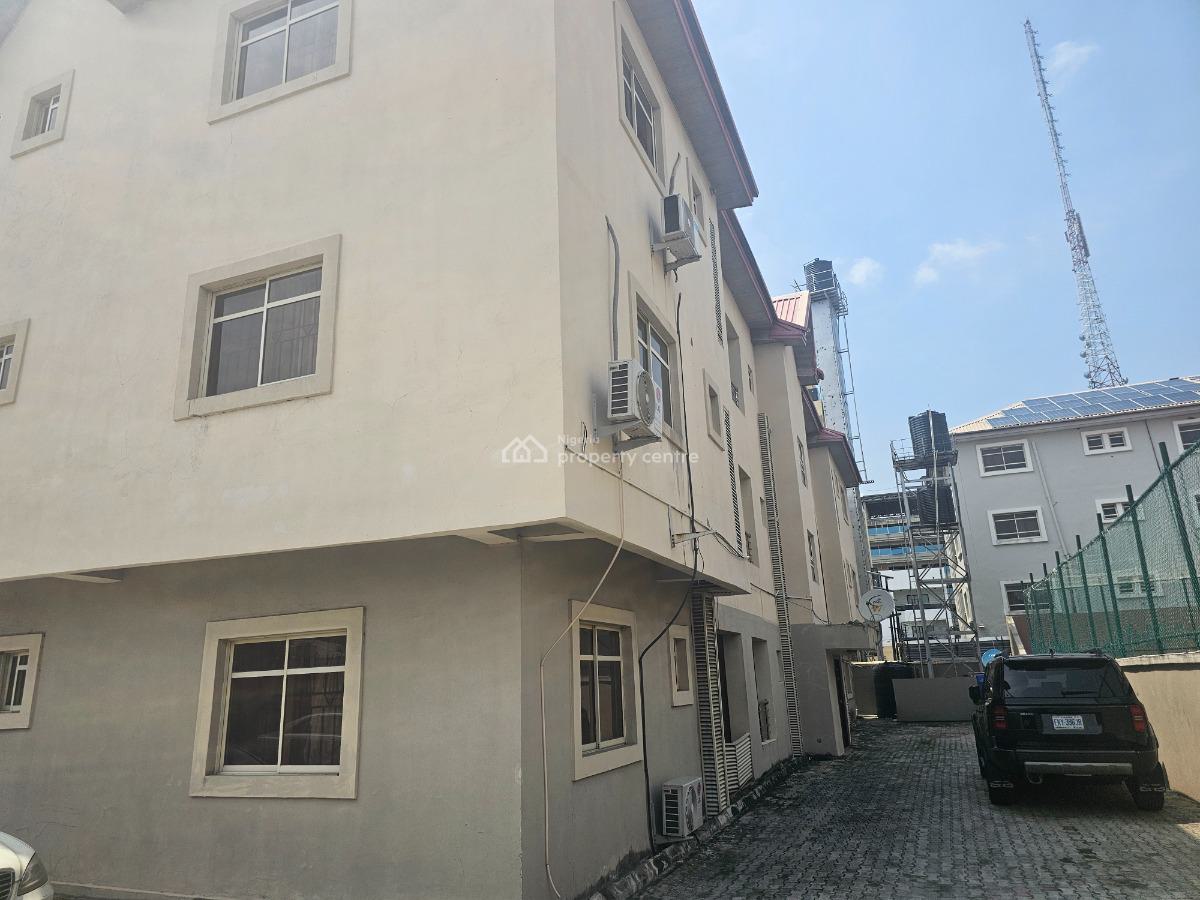 3 Bedroom Apartment, Off Admiralty Road, Lekki Phase 1, Lekki, Lagos, Flat / Apartment for Rent