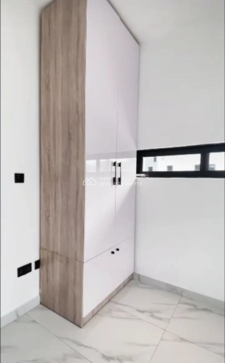 5 Bedroom Fully Detached Parking Space: 14 to 15 Cars Land Size: 603 S, Lakeview Park2 Estate. Orchid Road, Lekki, Lagos, Detached Duplex for Sale