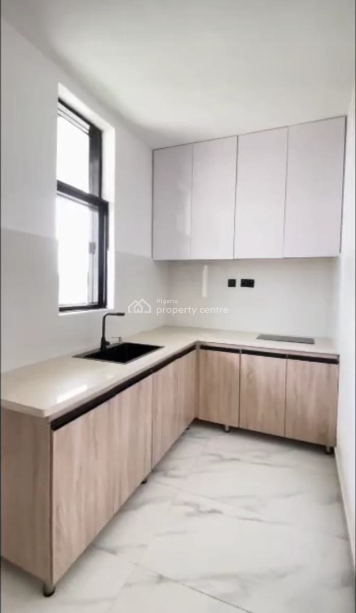 5 Bedroom Fully Detached Parking Space: 14 to 15 Cars Land Size: 603 S, Lakeview Park2 Estate. Orchid Road, Lekki, Lagos, Detached Duplex for Sale