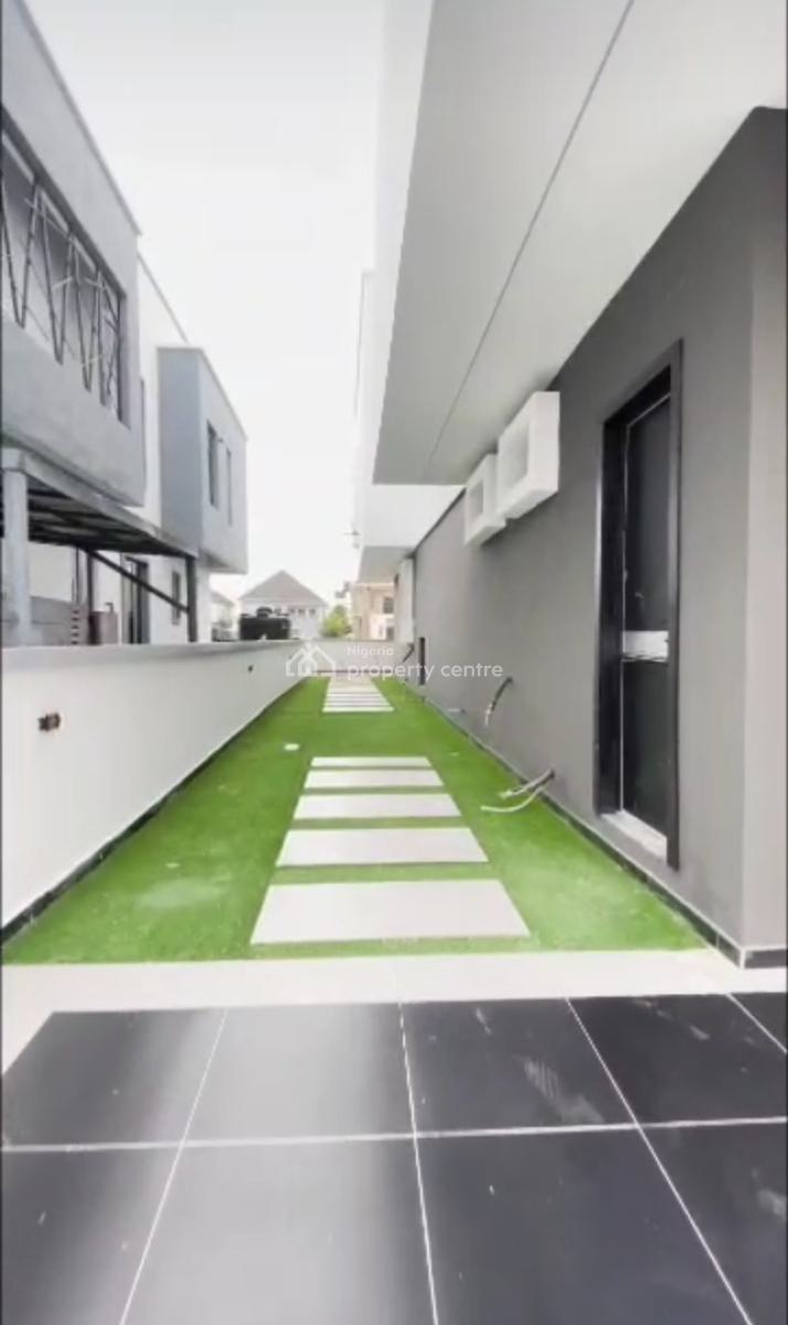 5 Bedroom Fully Detached Parking Space: 14 to 15 Cars Land Size: 603 S, Lakeview Park2 Estate. Orchid Road, Lekki, Lagos, Detached Duplex for Sale