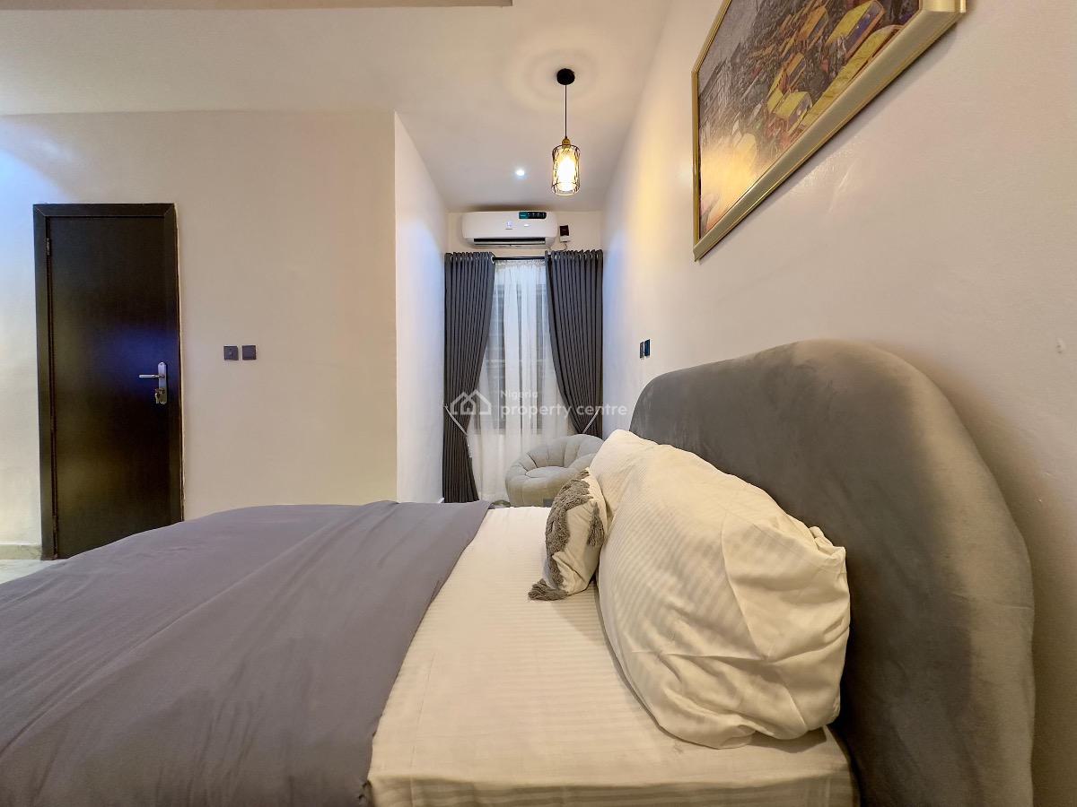 My Luxury 1bedroom Waterfront Apartment with Swimming Pool, Gym, Snook, Lekki Phase 1, Lekki, Lagos, Flat / Apartment Short Let