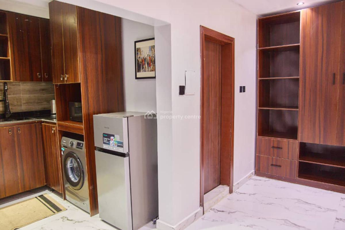 Minimalist Studio Apartment, Adeola Ajayi Crescent Off Oludegun Avenue, Mafoluku, Oshodi, Lagos, Self Contain (single Rooms) Short Let