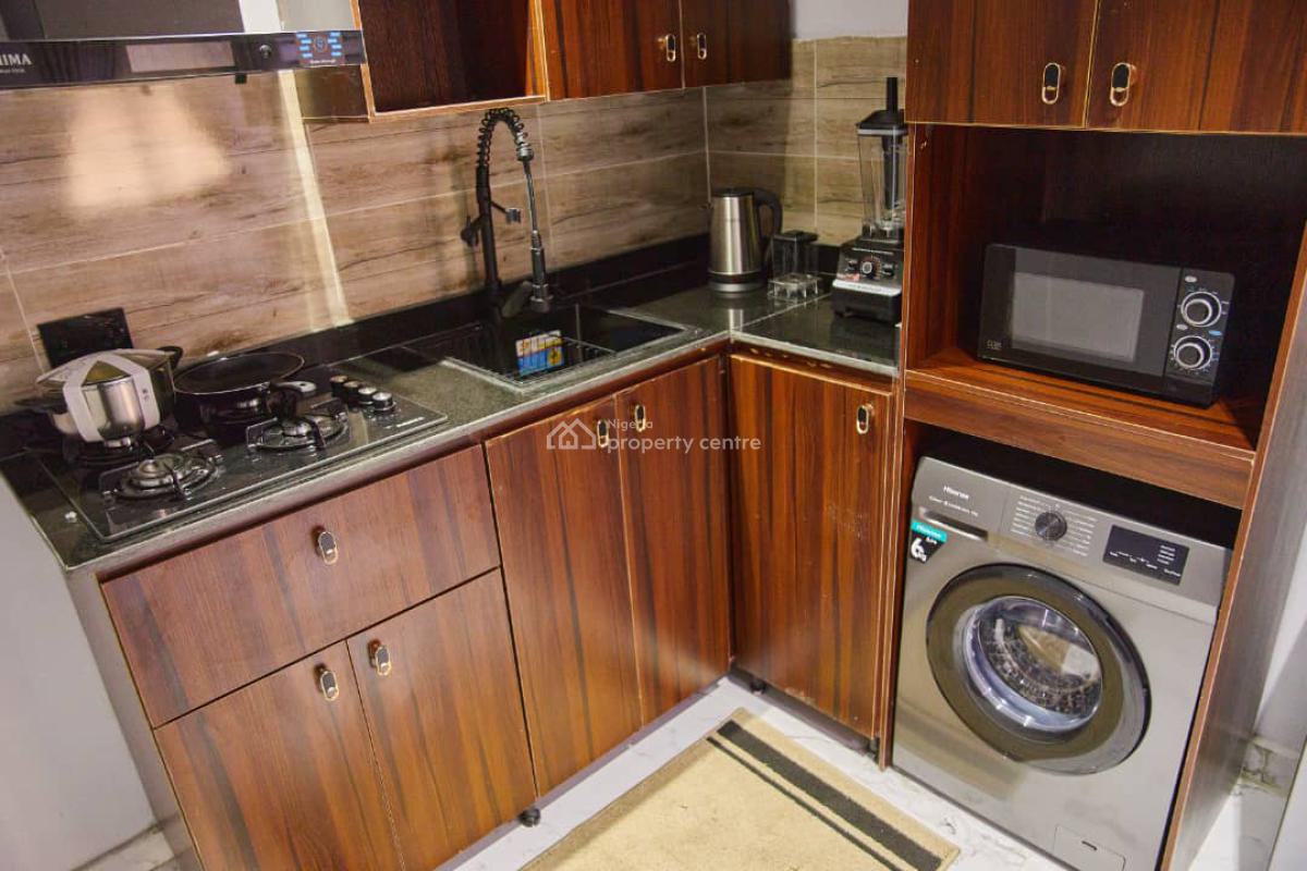 Minimalist Studio Apartment, Adeola Ajayi Crescent Off Oludegun Avenue, Mafoluku, Oshodi, Lagos, Self Contain (single Rooms) Short Let