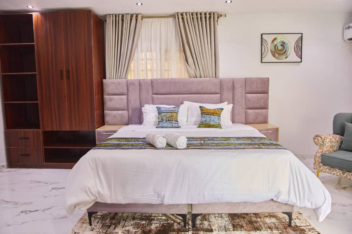 Minimalist Studio Apartment, Adeola Ajayi Crescent Off Oludegun Avenue, Mafoluku, Oshodi, Lagos, Self Contain (single Rooms) Short Let