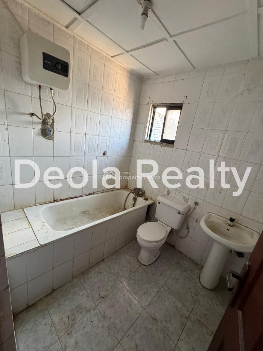 a Spacious 1 Bedroom Apartment with Two Balconies (upstair), Admiralty Road, Lekki Phase 1, Lekki, Lagos, Mini Flat (room and Parlour) for Rent