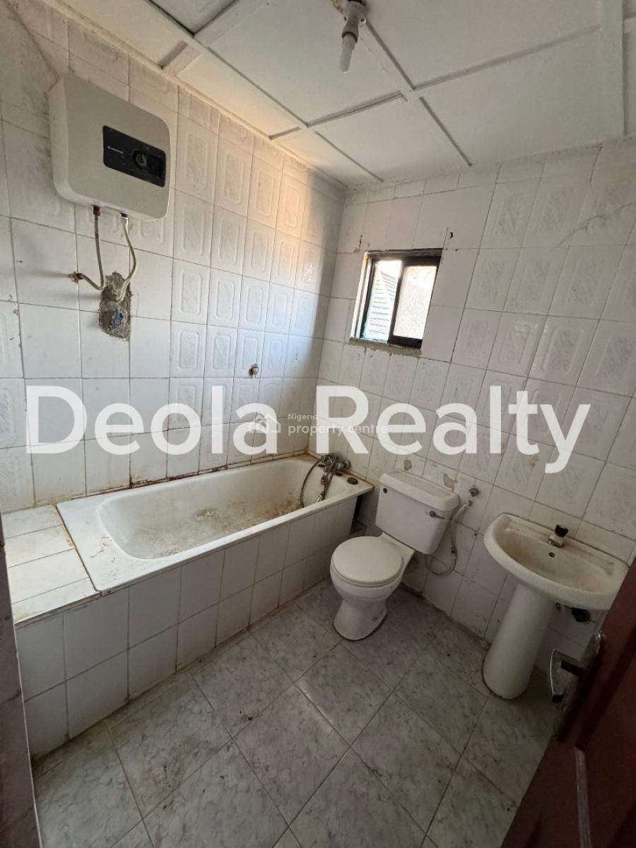 a Spacious 1 Bedroom Apartment with Two Balconies (upstair), Admiralty Road, Lekki Phase 1, Lekki, Lagos, Mini Flat (room and Parlour) for Rent