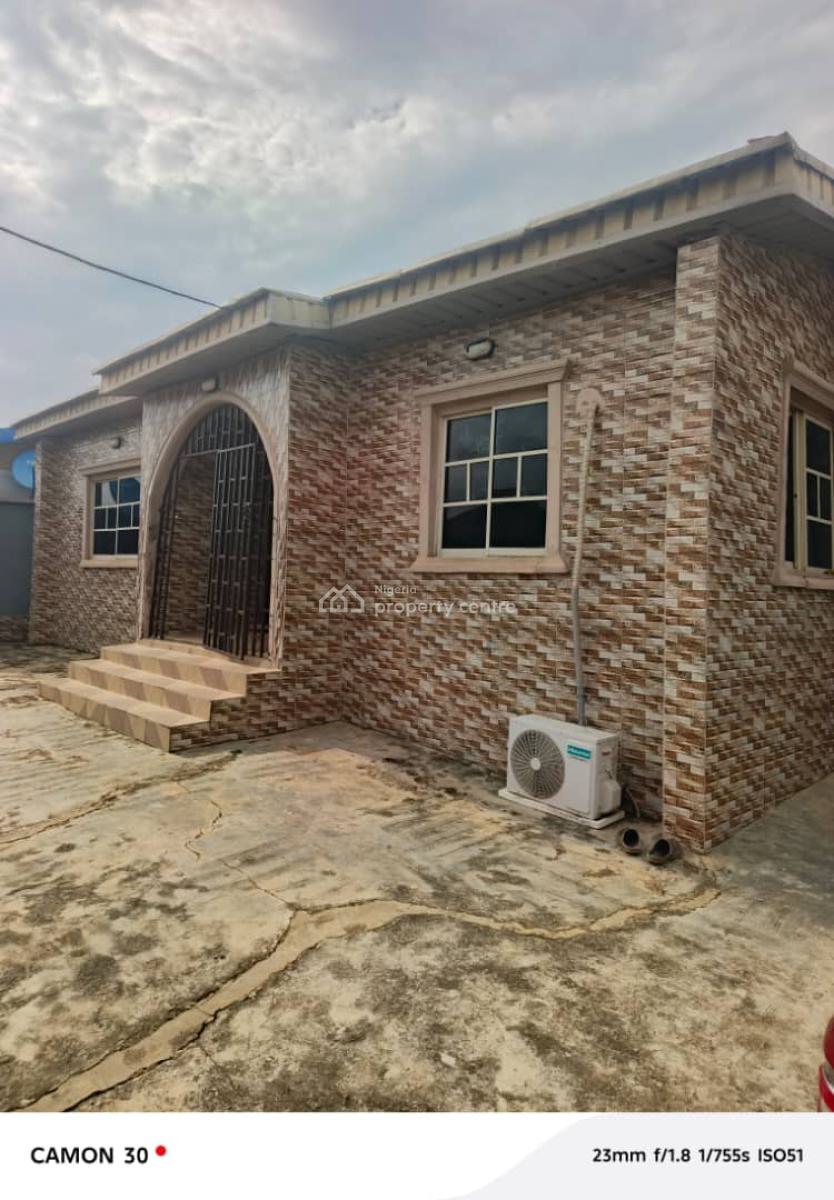 Executive 3 Bedroom Bungalow (en Suite), Iyana Odo, Amikanle, Command, Ipaja, Lagos, Detached Bungalow for Sale