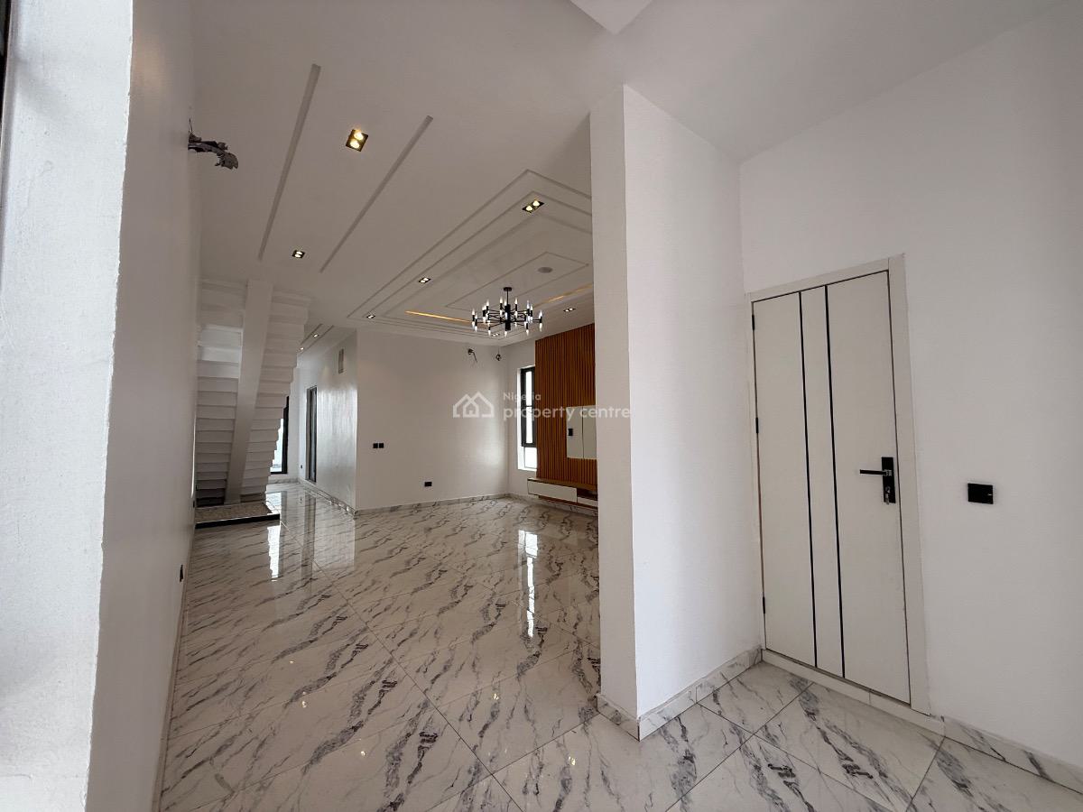 5 Bedroom Fully Detached Duplex with Swimming Pool for Distress, Lekki Palm/capatian Court Estate, Ajah, Lagos, Detached Duplex for Sale