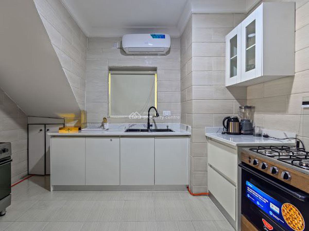 Nicely Furnished 4 Bedroom Apartment, Ikoyi, Lagos, Flat / Apartment Short Let