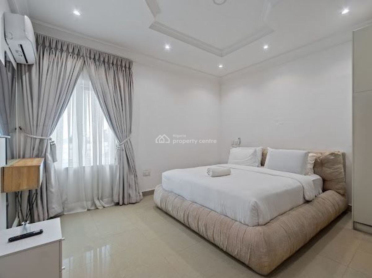 Nicely Furnished 4 Bedroom Apartment, Ikoyi, Lagos, Flat / Apartment Short Let