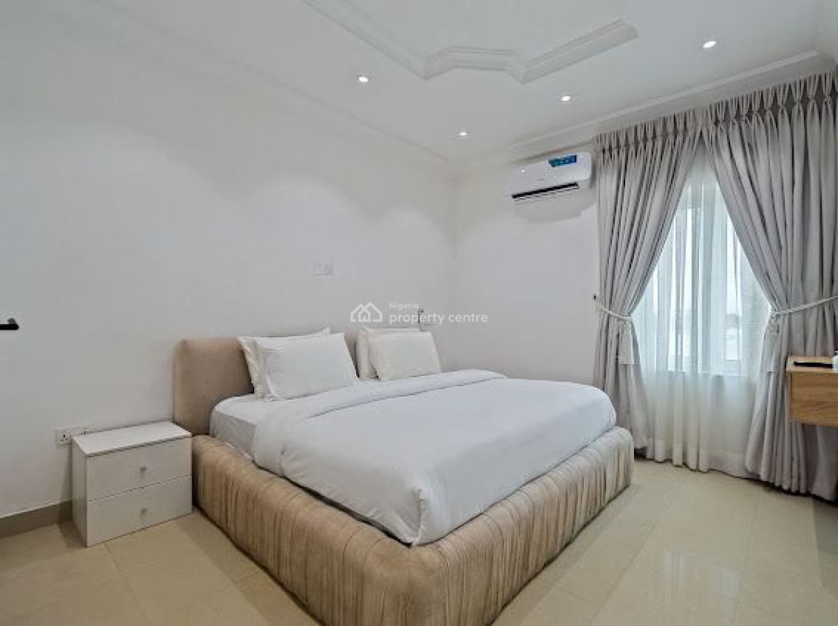 Nicely Furnished 4 Bedroom Apartment, Ikoyi, Lagos, Flat / Apartment Short Let