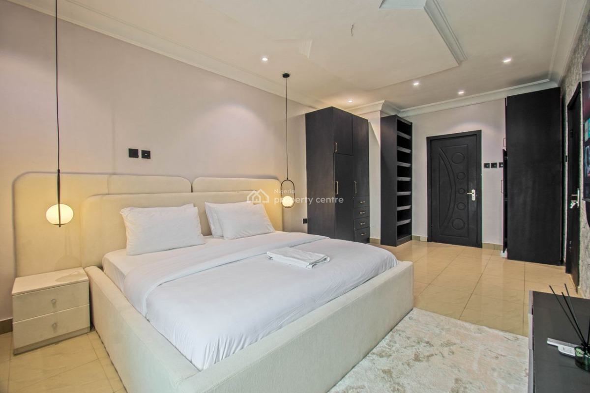 Nicely Furnished 4 Bedroom Apartment, Ikoyi, Lagos, Flat / Apartment Short Let