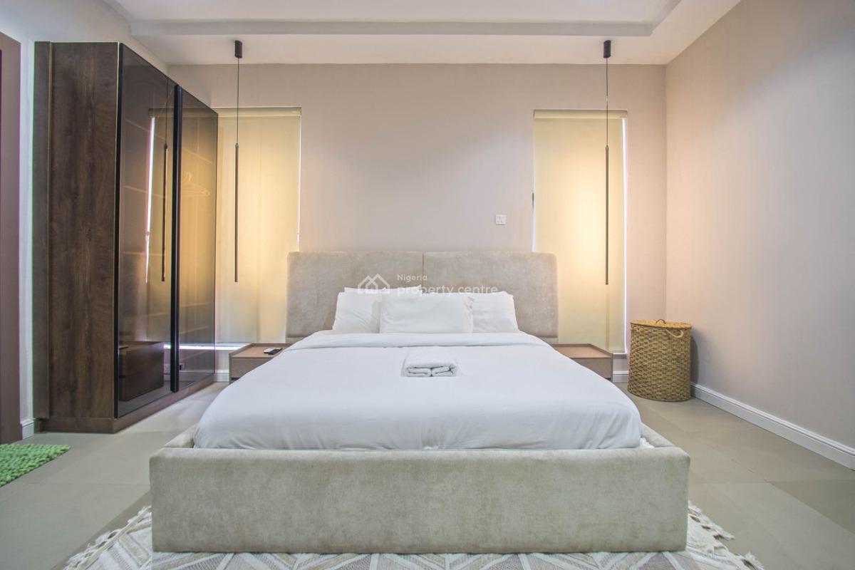 Nicely Furnished 2 Bedroom Apartment, Lekki Phase 1, Lekki, Lagos, Flat / Apartment Short Let