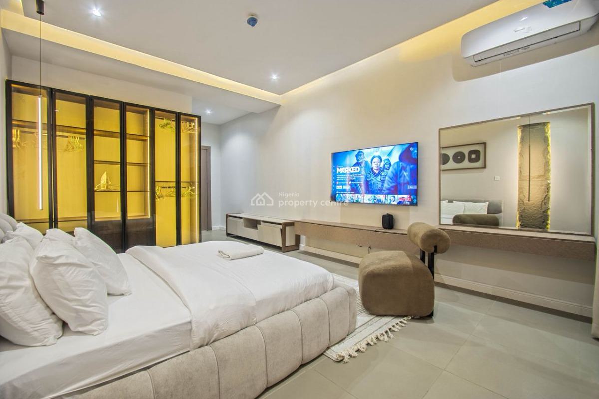 Nicely Furnished 2 Bedroom Apartment, Lekki Phase 1, Lekki, Lagos, Flat / Apartment Short Let