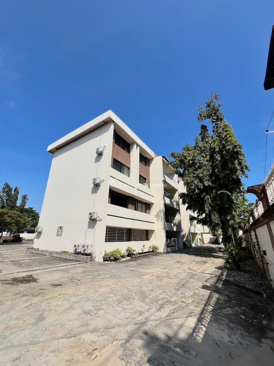 Luxurious and Spacious 3 Bedroom Apartment with Bq, Off Ademola Adetokunbo, Victoria Island (vi), Lagos, Flat / Apartment for Rent