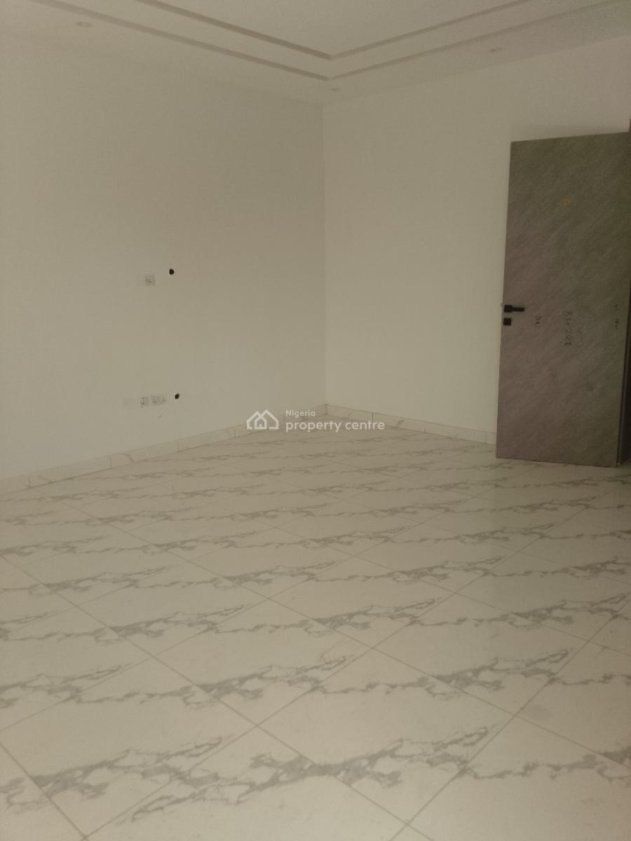 2 Bedrooms Available, Near Marwa Bustop, Lekki Phase 1, Lekki, Lagos, Flat / Apartment for Rent