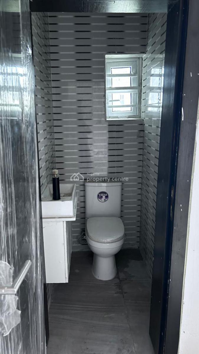 One-bedroom Apartments with Guest Toilets, Off Alpha Beach Road, New Road, Lekki, Lagos, Flat / Apartment for Rent