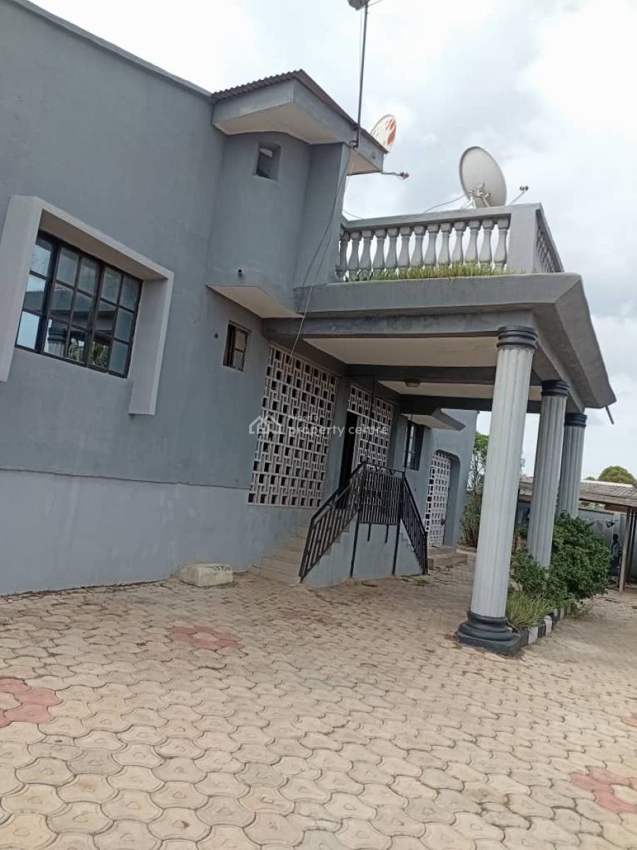 5 Bedroom Duplex with 2 Bed, 1 Bed and a Room Self-contained, Alakia Area, Ibadan, Oyo, Hotel / Guest House for Sale