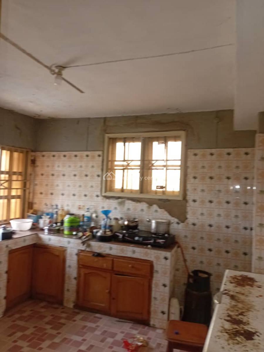 5 Bedroom Duplex with 2 Bed, 1 Bed and a Room Self-contained, Alakia Area, Ibadan, Oyo, Hotel / Guest House for Sale