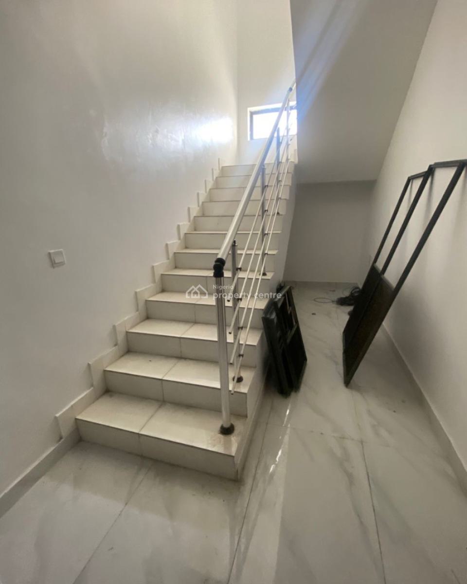Contemporary 2 Bedroom, Lekki Phase 1, Lekki, Lagos, Flat / Apartment for Sale