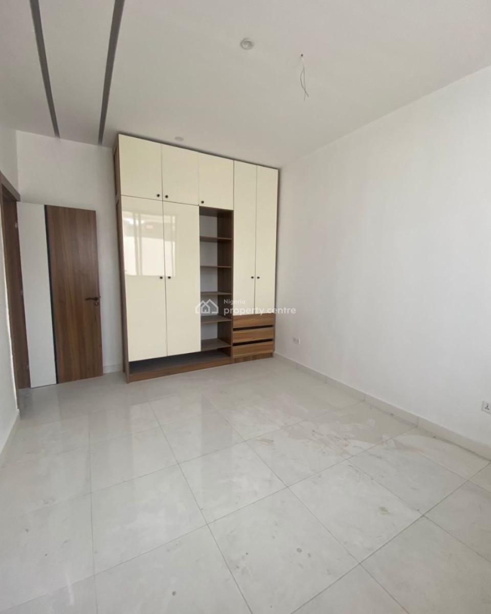 Contemporary 2 Bedroom, Lekki Phase 1, Lekki, Lagos, Flat / Apartment for Sale