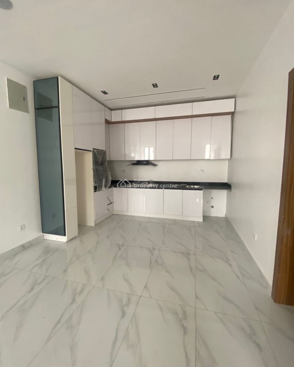 Contemporary 2 Bedroom, Lekki Phase 1, Lekki, Lagos, Flat / Apartment for Sale