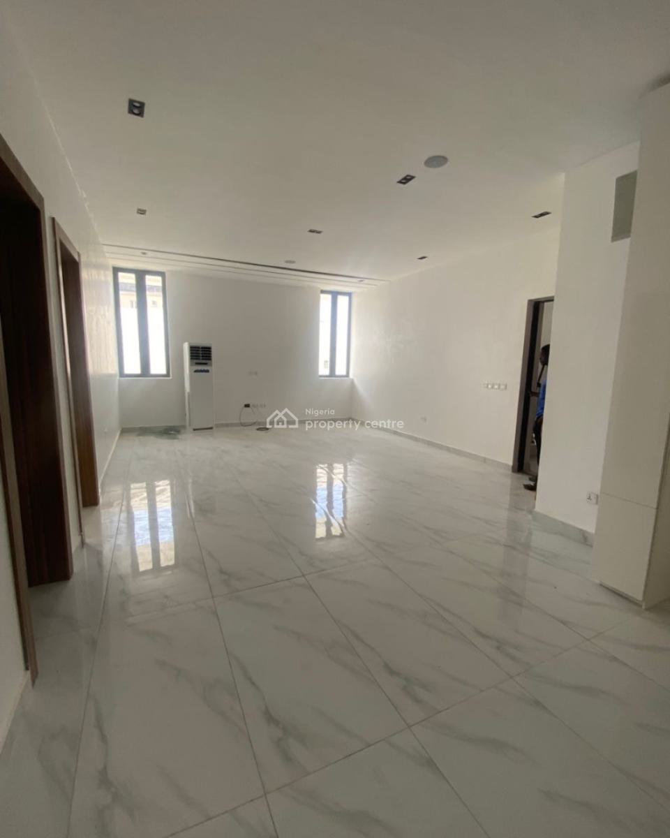 Contemporary 2 Bedroom, Lekki Phase 1, Lekki, Lagos, Flat / Apartment for Sale