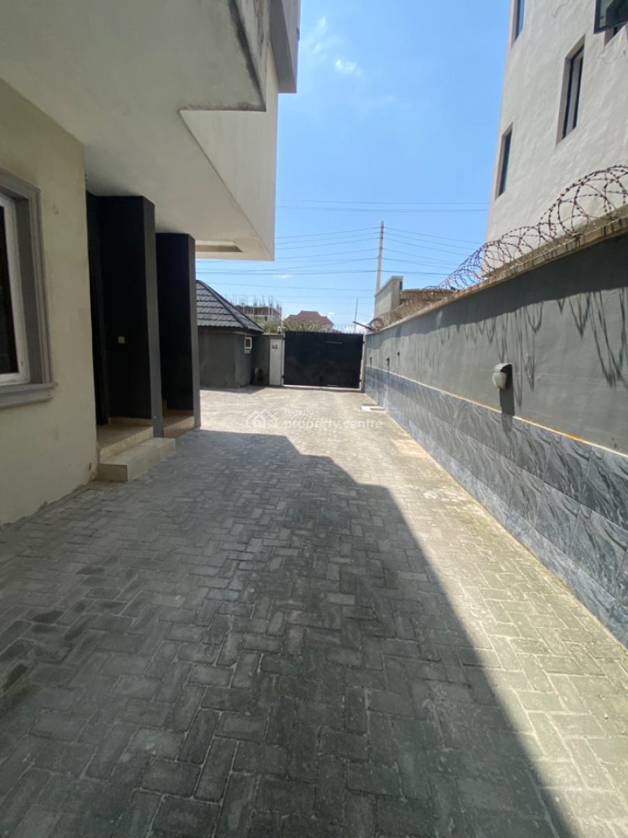 a Penthouse 3 Bedrooms Self Serviced Apartments, Ologolo, Lekki, Lagos, Flat / Apartment for Rent