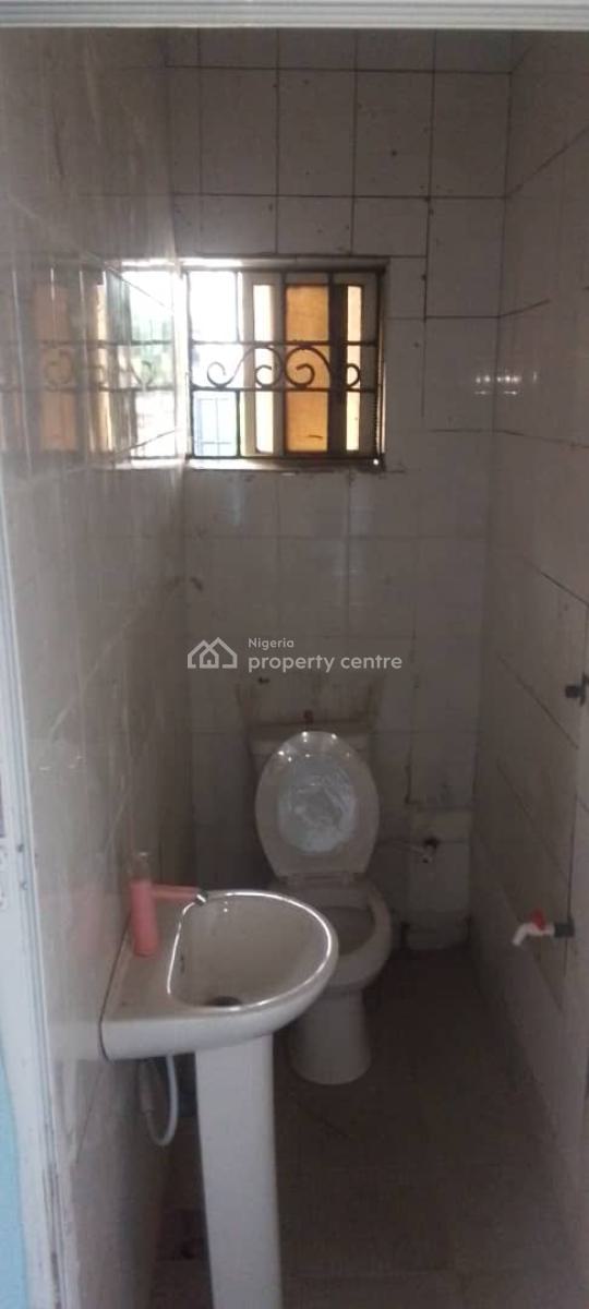 a Newly Renovated and Spacious 2-bedroom Flat, Eputu London, Lekki Expressway, Lekki, Lagos, Flat / Apartment for Rent