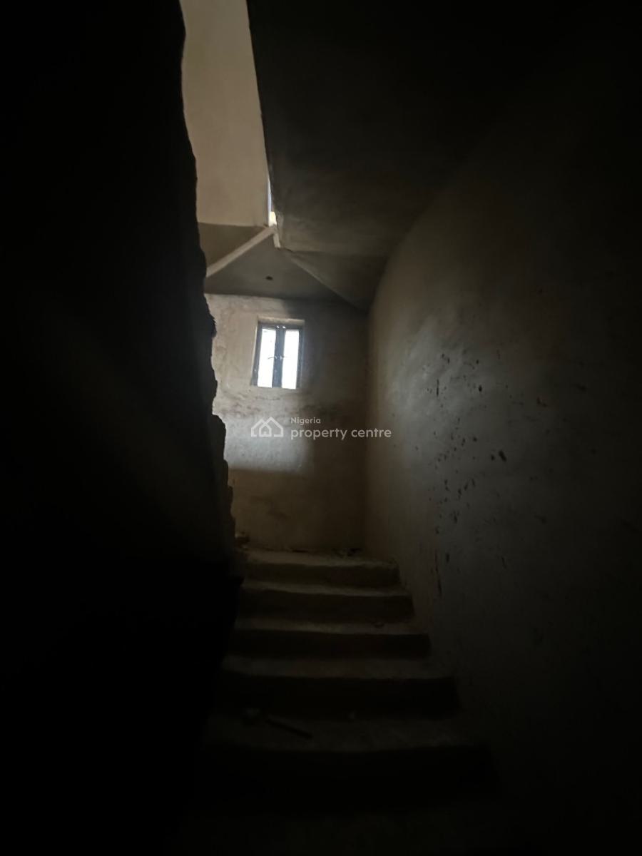 Excellent Spacious 5 Bedroom Duplex with Bq, Guzape District, Abuja, Terraced Duplex for Sale