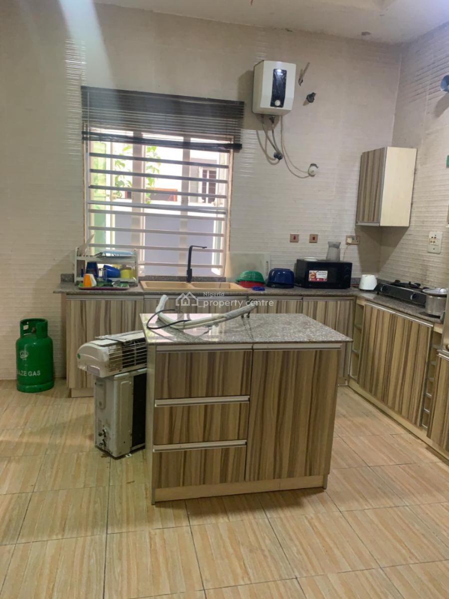 3 Bedroom Apartment, Ologolo, Lekki, Lagos, Flat / Apartment for Rent