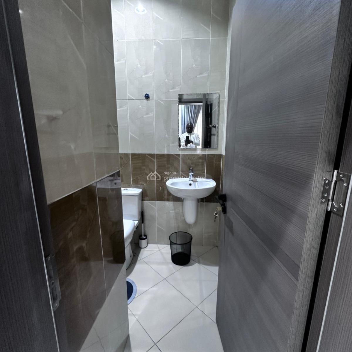 2 Bedrooms Neatly Furnished Apartment, Old Ikoyi, Ikoyi, Lagos, Flat / Apartment for Rent