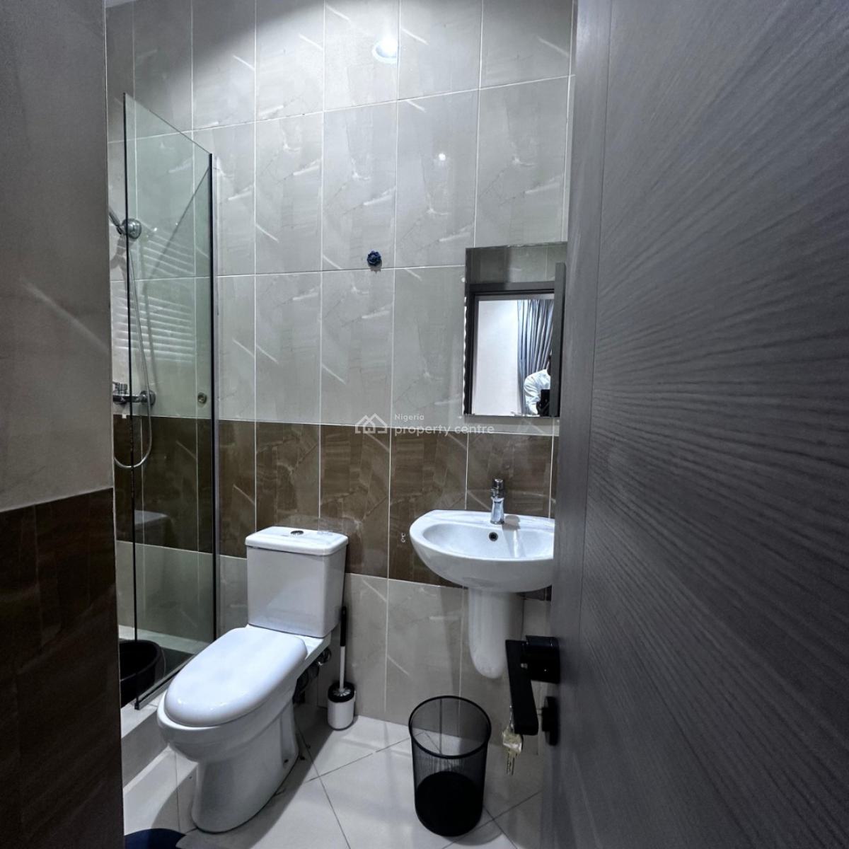 2 Bedrooms Neatly Furnished Apartment, Old Ikoyi, Ikoyi, Lagos, Flat / Apartment for Rent