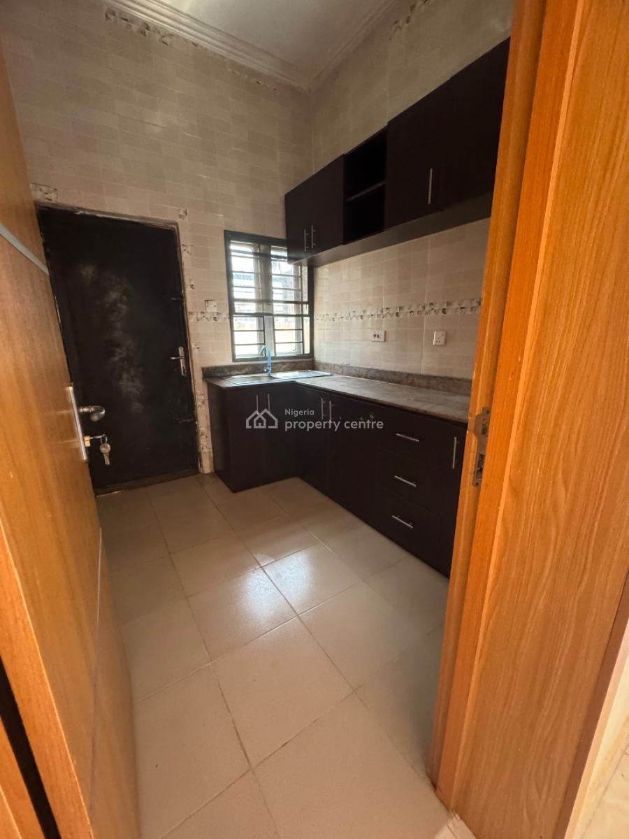 Pop 2 Bedroom Flat, Nn Estate, Igbogbo, Ikorodu, Lagos, Flat / Apartment for Rent