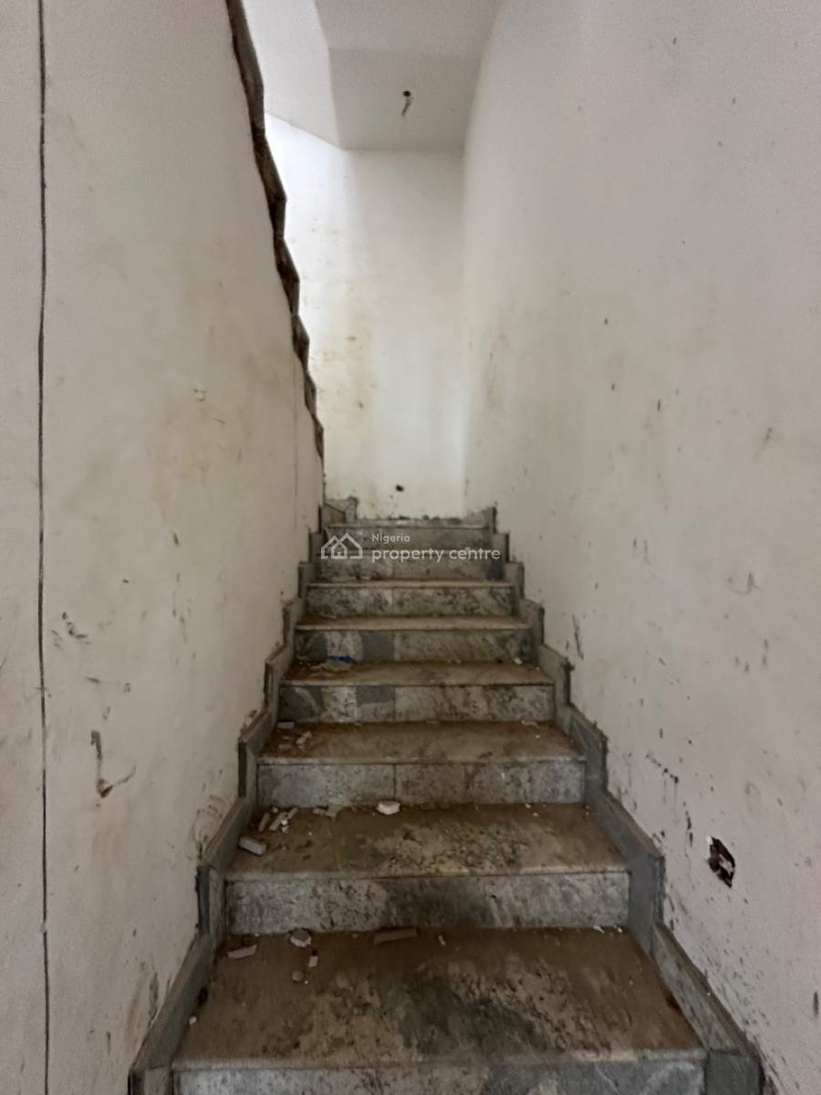 Luxury Spacious 6 Rooms Duplex with Bq, Guzape District, Abuja, Terraced Duplex for Sale