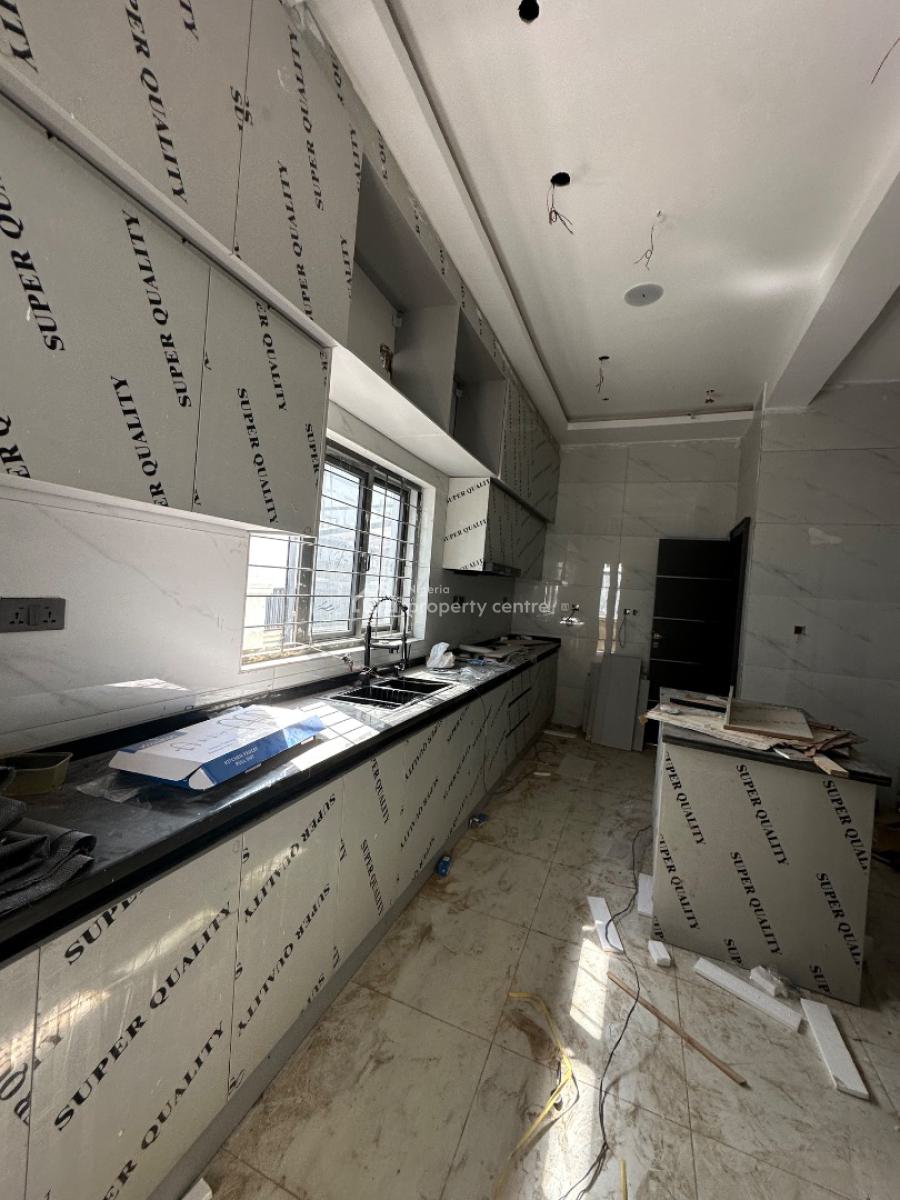 Luxury Spacious 6 Rooms Duplex with Bq, Guzape District, Abuja, Terraced Duplex for Sale