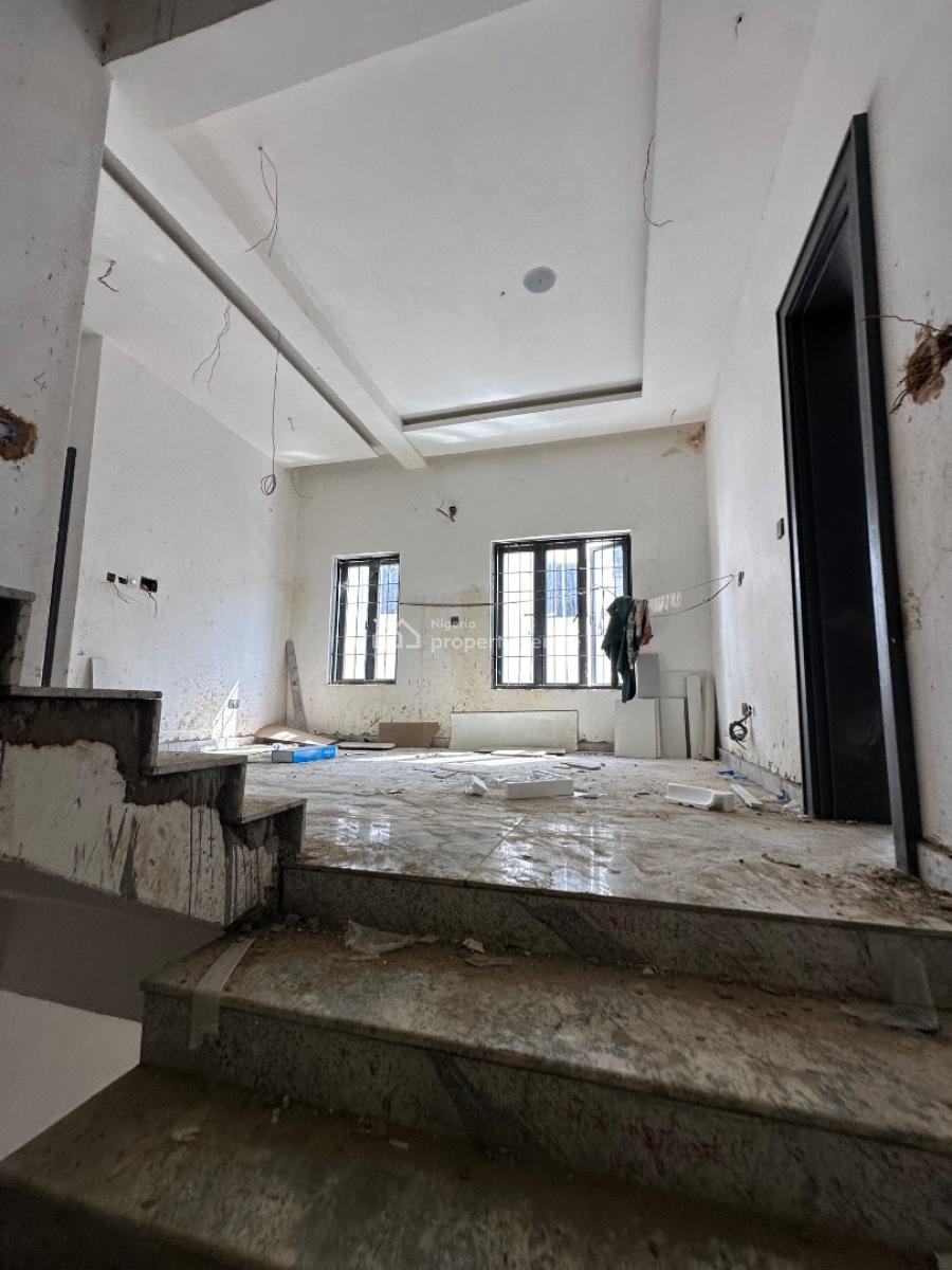 Luxury Spacious 6 Rooms Duplex with Bq, Guzape District, Abuja, Terraced Duplex for Sale